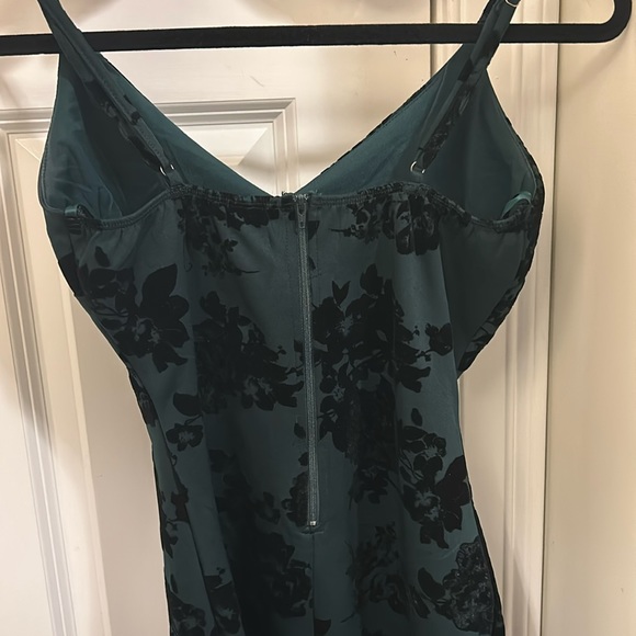 Green and Black Flower Dress - Picture 2 of 4